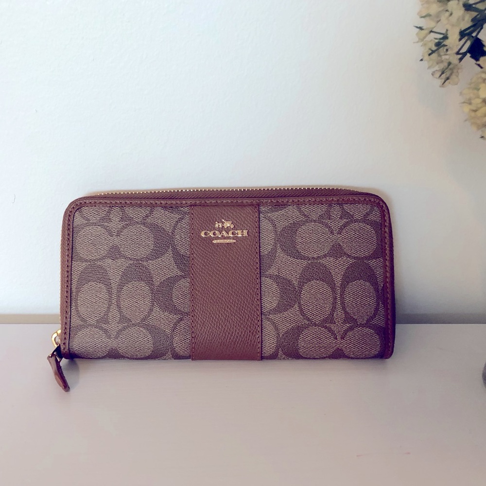 New Coach Wallet